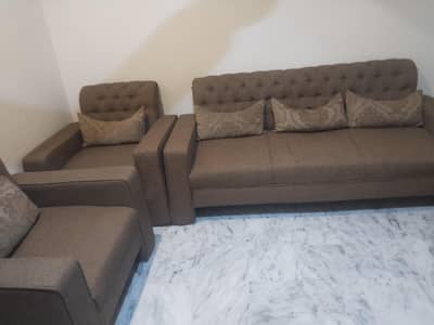 7 Seater Sofa Set in Good Condition