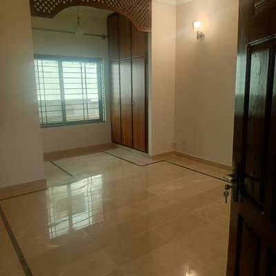 25*40 upper portion For Rent in G13 Islamabad