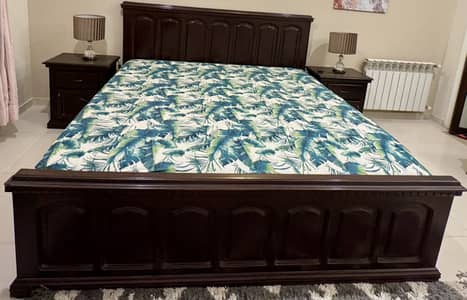 Elegant high quality BED with Side tables
