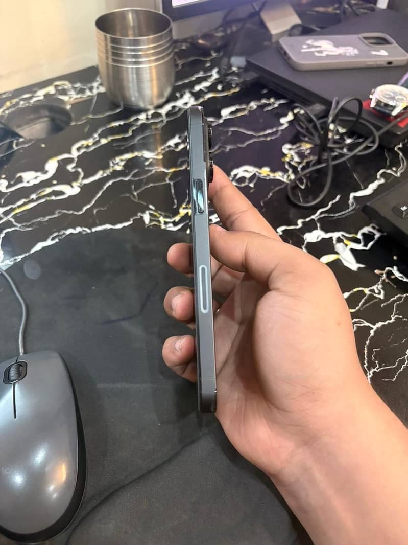 Apple iPhone 14 Pro Max 2