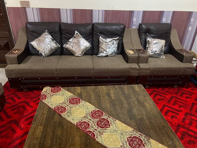 New condition sofas table not include 4