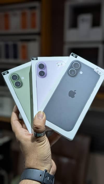 Brand New Box Pack Apple Iphone 17 256GB (JV) SIM Lock USA /LLA