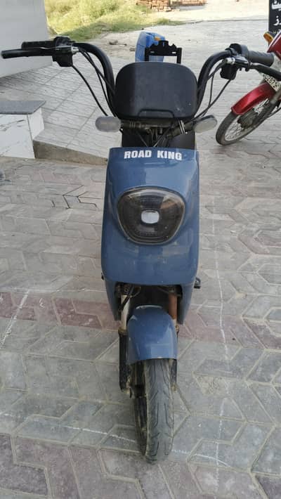 Road King Scooty