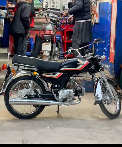 model 1989, colour black, original all ok, condition 10 by 9
