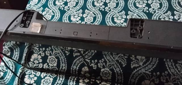 lCD WITH GOOD CONDITION 10/8 WITH 32 INCHES