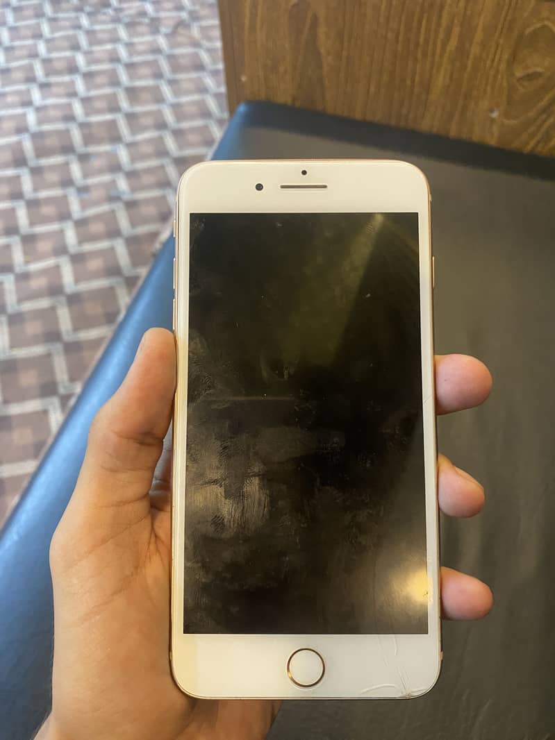 Apple iPhone 8 Plus 2
