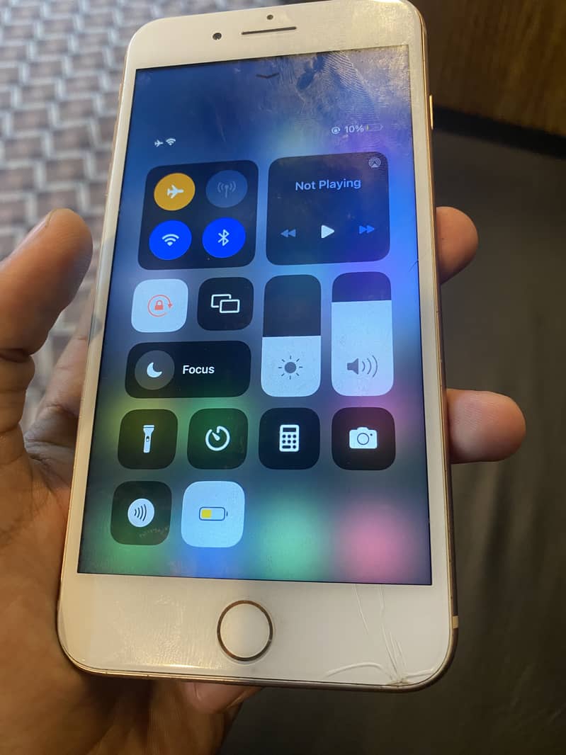 Apple iPhone 8 Plus 4