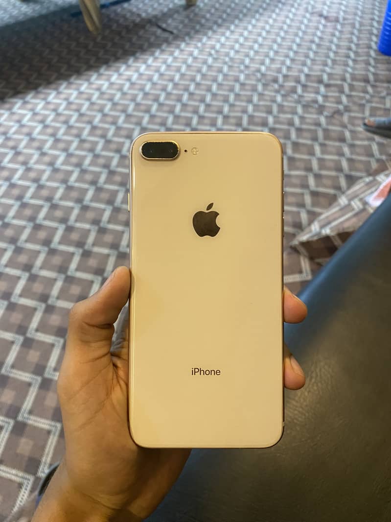 Apple iPhone 8 Plus 5