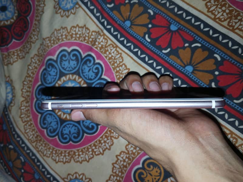 Apple iPhone 7 Plus 1