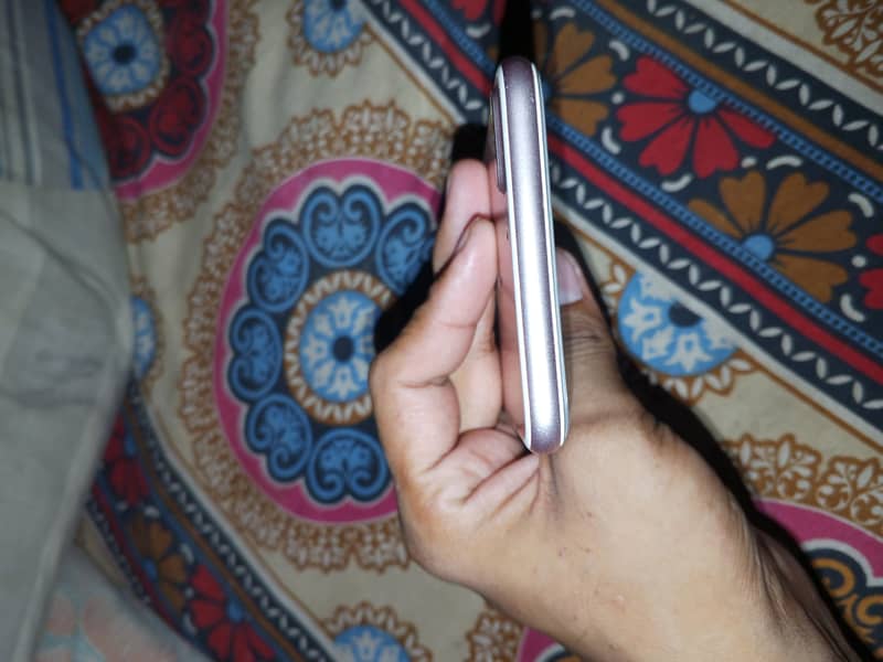 Apple iPhone 7 Plus 4