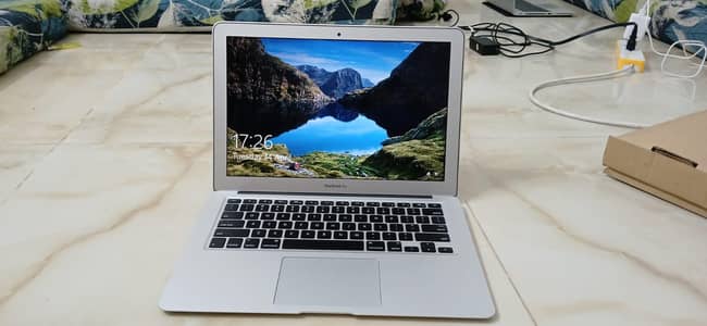 MacBook Air 2017 Core i5 – 5gen Laptop
