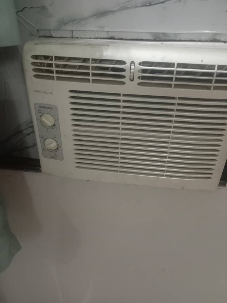 110 ac 0