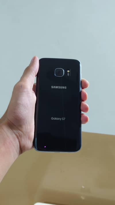 Samsung Galaxy S7 in good condition