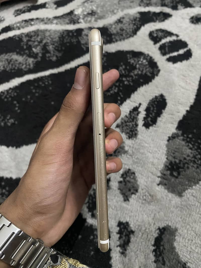 Apple iPhone 7 Plus 5