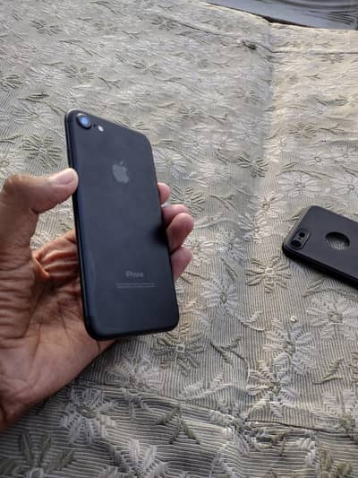 IPHONE 7 FOR SALE 10/10 CONDITION