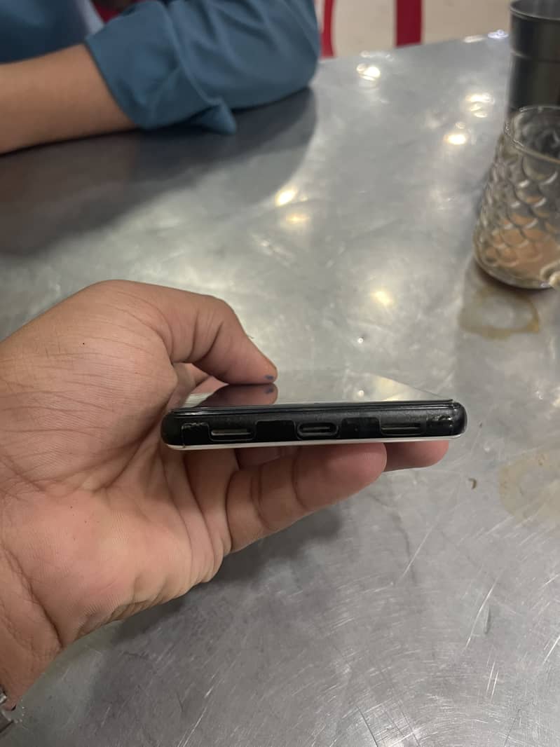 Google Pixel 6a 4