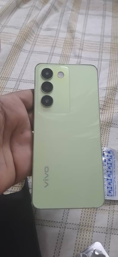Vivo Y100 with 80watt charger box all accessories 8×128