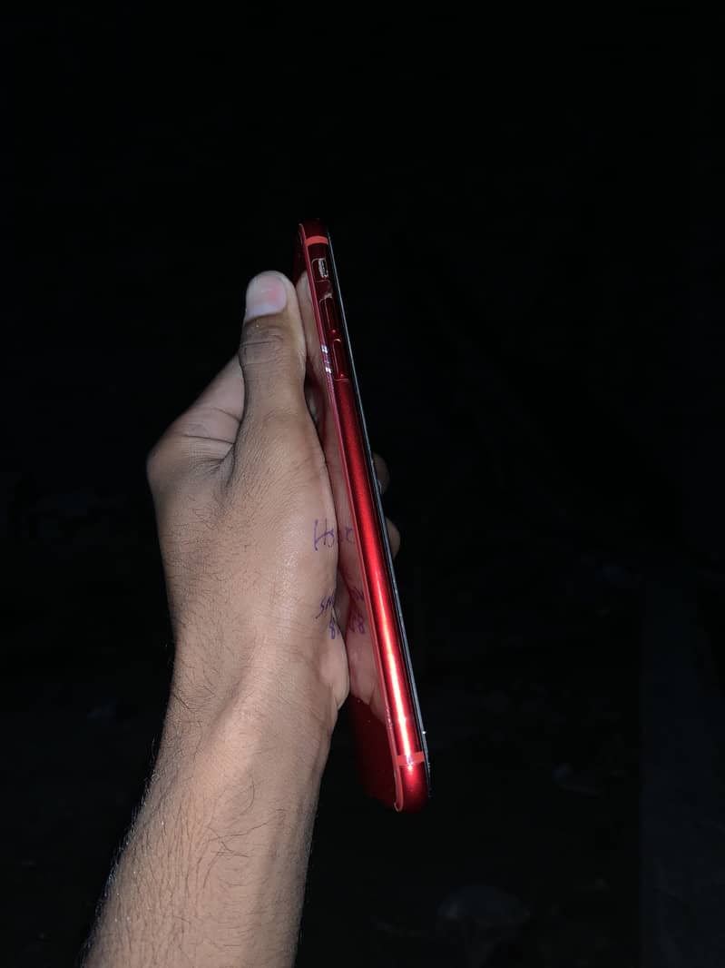 Apple iPhone 8 Plus 4