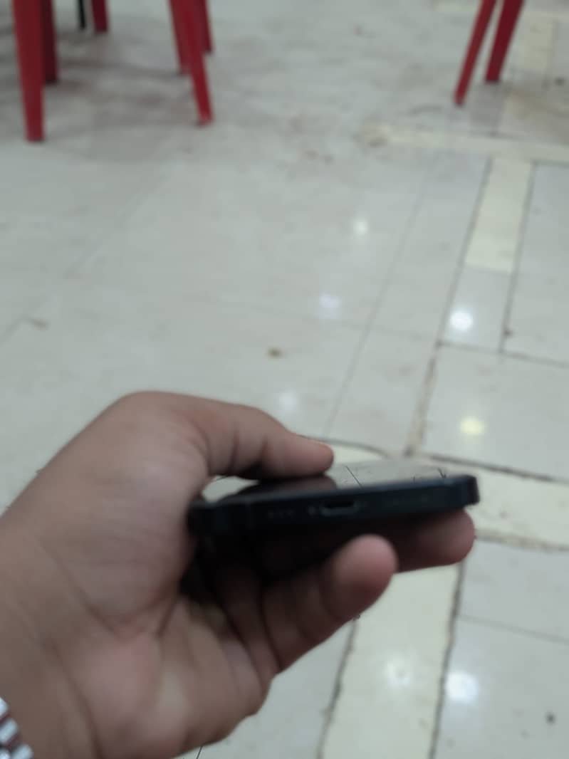 Apple iPhone 12 3