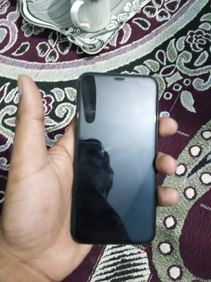 iphone 11 pro 4