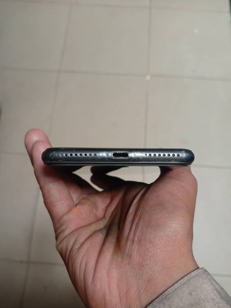 Apple iPhone 8 Plus 2