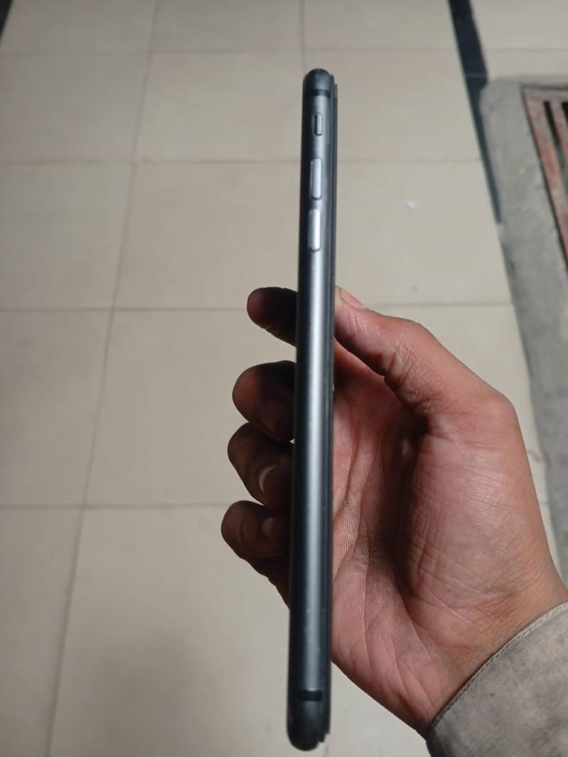 Apple iPhone 8 Plus 3