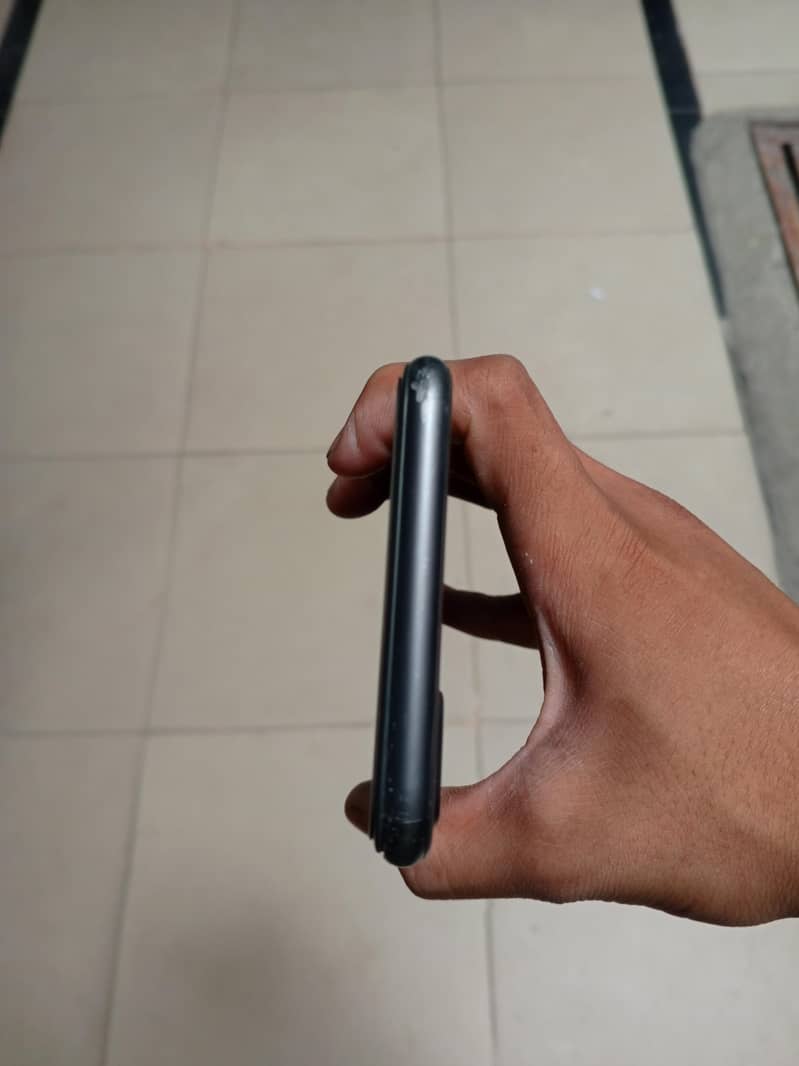 Apple iPhone 8 Plus 4