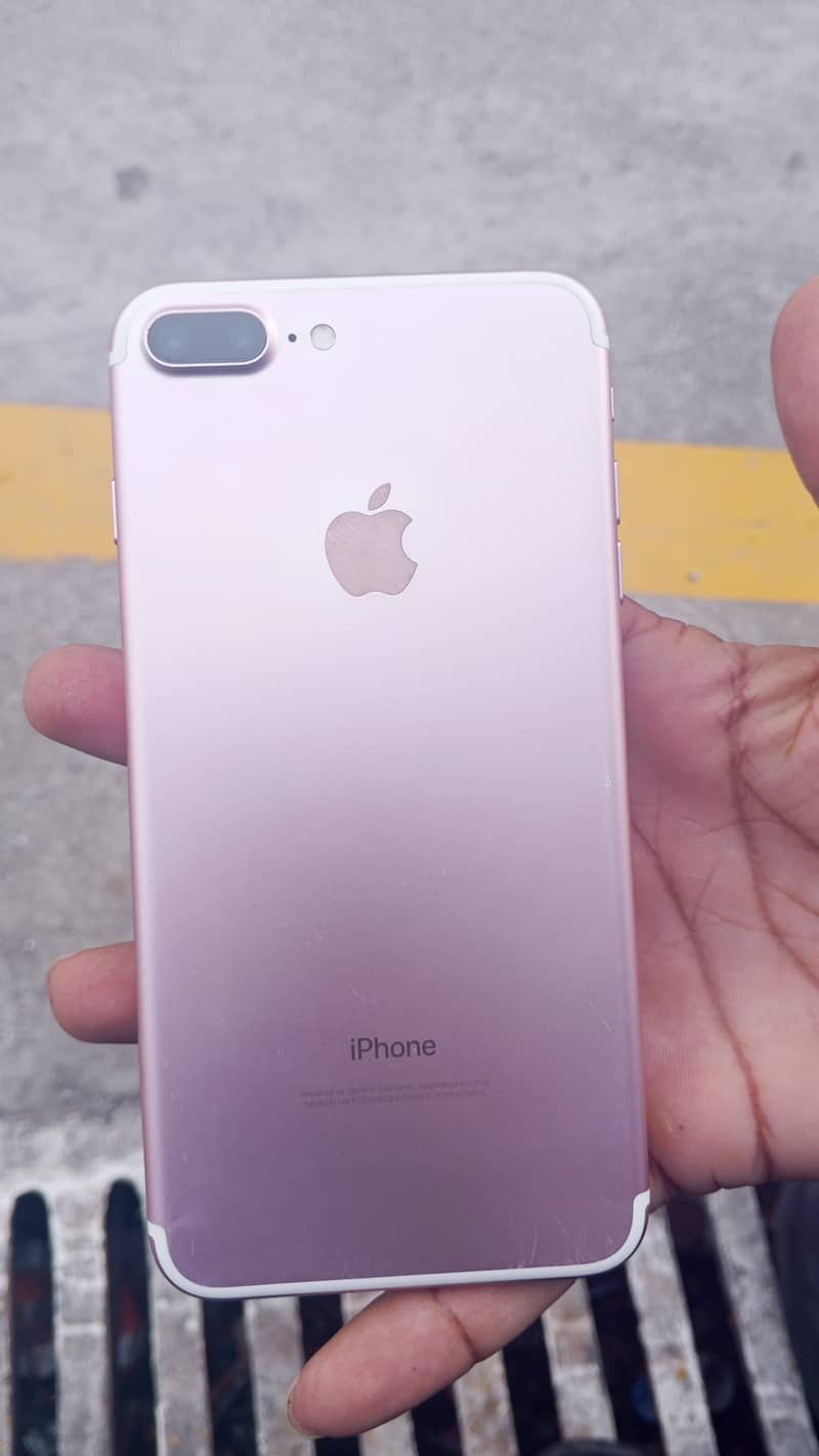 Apple iPhone 7 Plus 1
