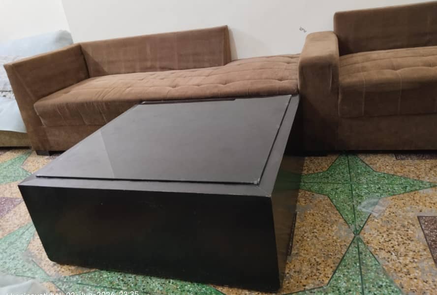 L SHAPED SOFA & Table 4