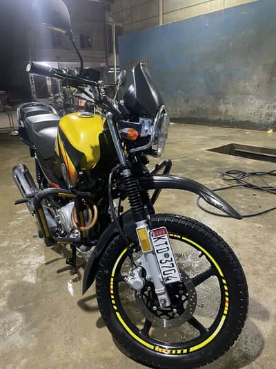 Yamaha YBR 125g 2025 Yellow Color