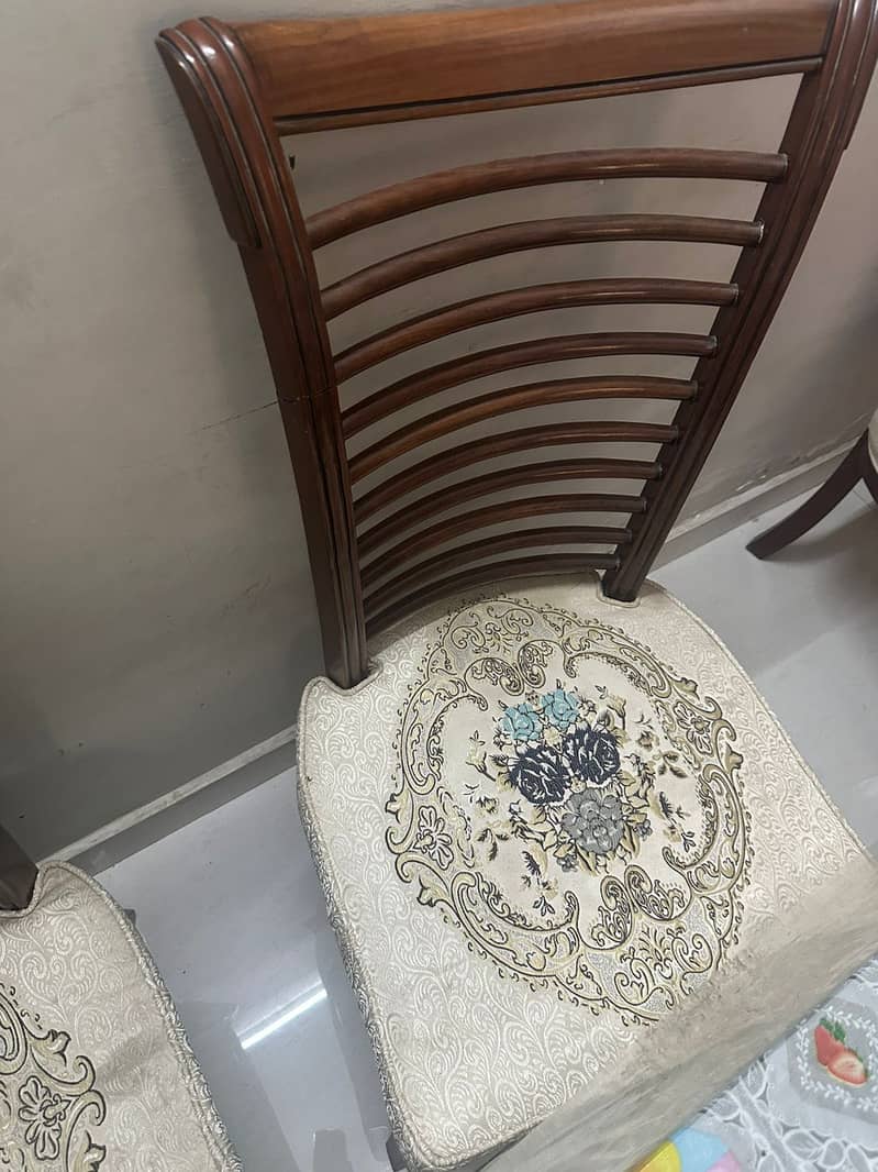 Dining table 4