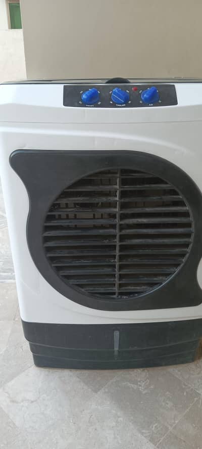4 days use only. . . brand new . . . 10/10 condition