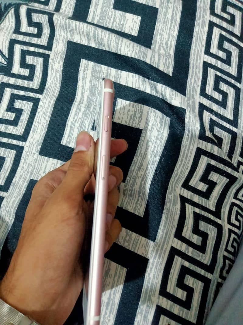Apple iPhone 7 Plus 4