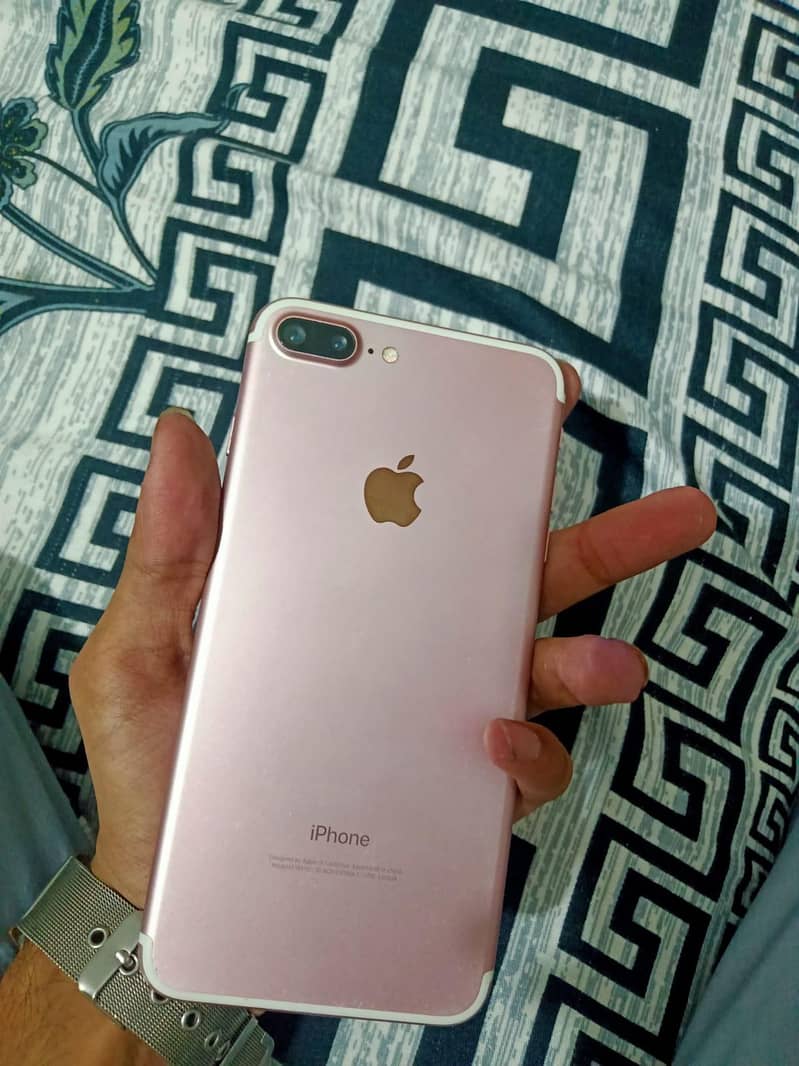 Apple iPhone 7 Plus 5
