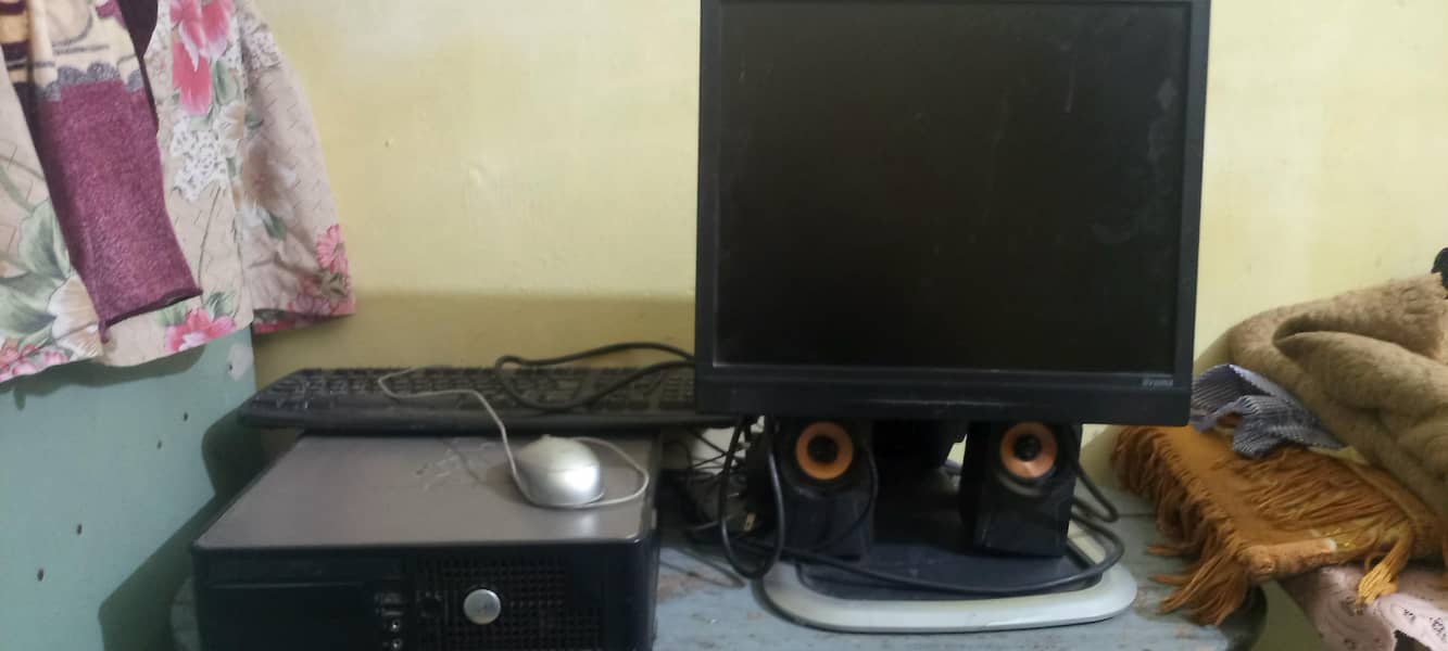 computer with play remote 2