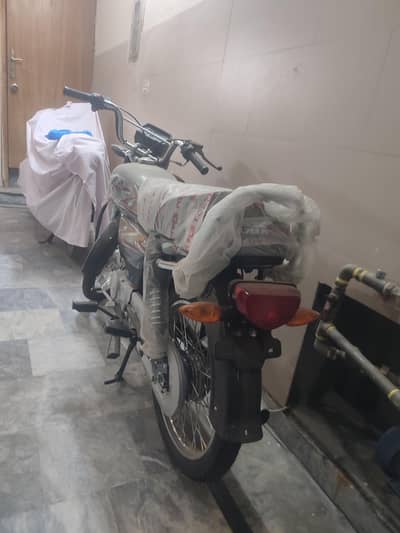 apllied for new bike 10/10 louch condition