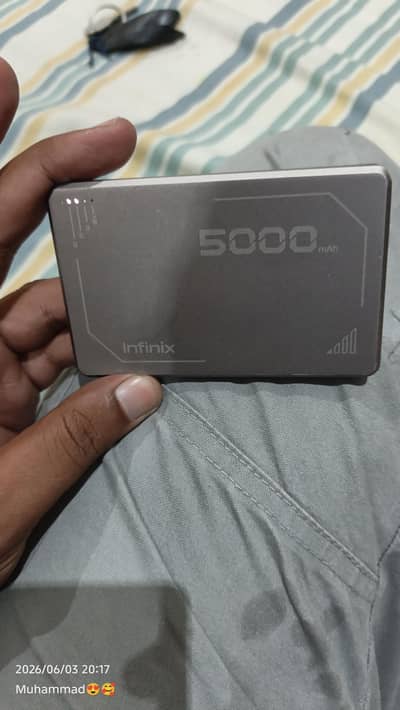 infinix original 5000 mah wirless charger box pulled