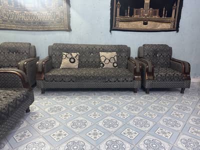7-Seater  Sofa Set for very urgent Sale . good condtion