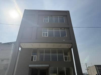 8 Marla Prime Commercial Plaza for Sale in Paragon Ciy