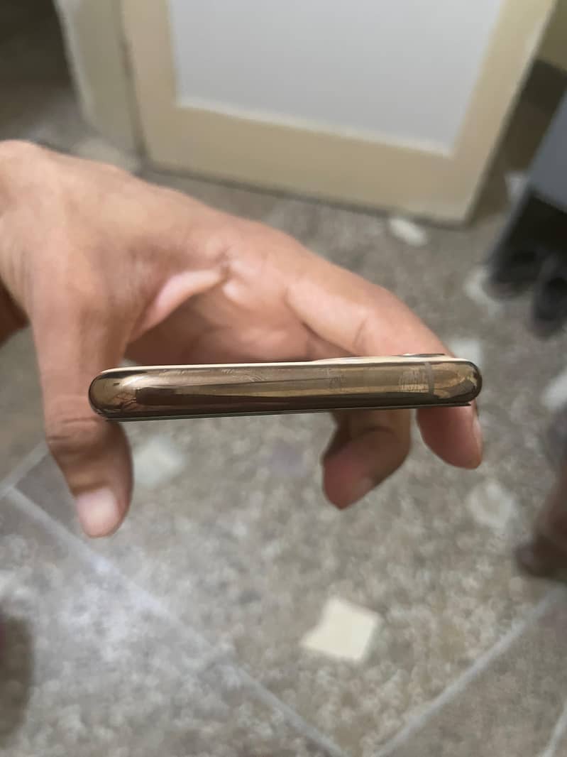 Apple iPhone 11 Pro 1