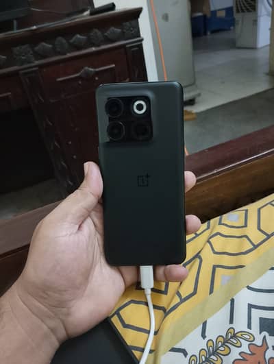 One Plus 10T Snapdragon 8+ gen 1 (8/128) Gaming