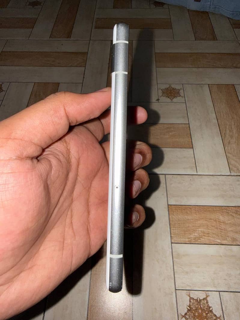 Google Pixel 7a 2