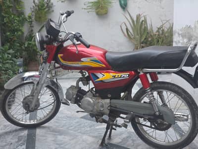 united CD 70 bike 10/10 condition