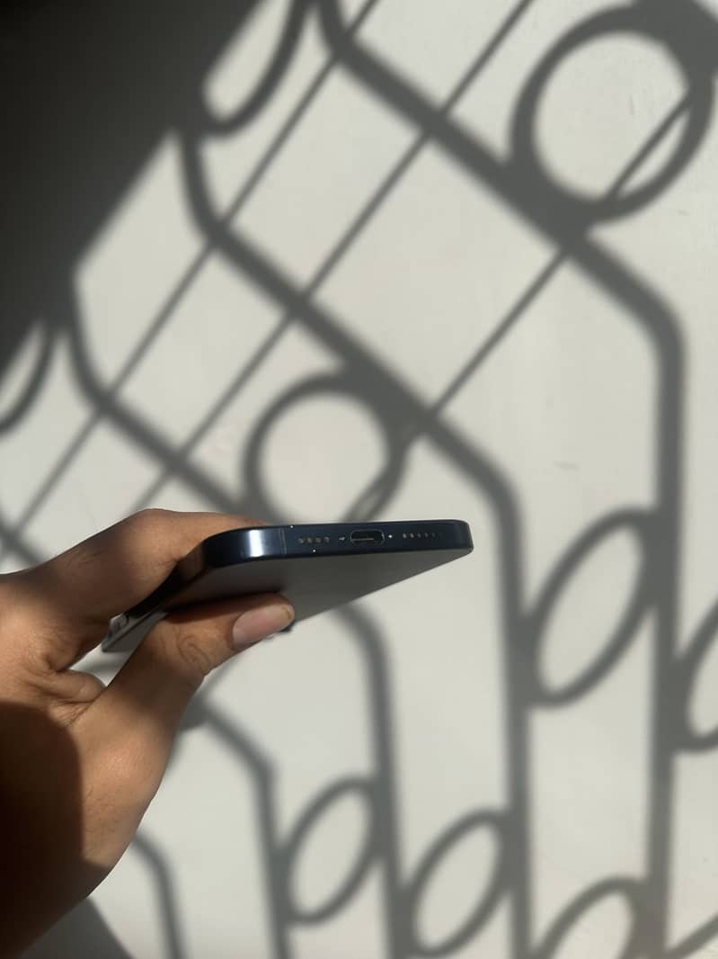 Apple iPhone 15 Pro Max 4