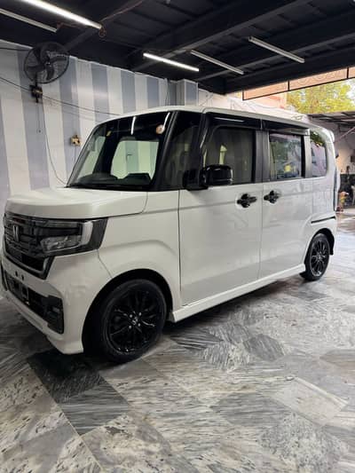 Honda N Box Custom 2023