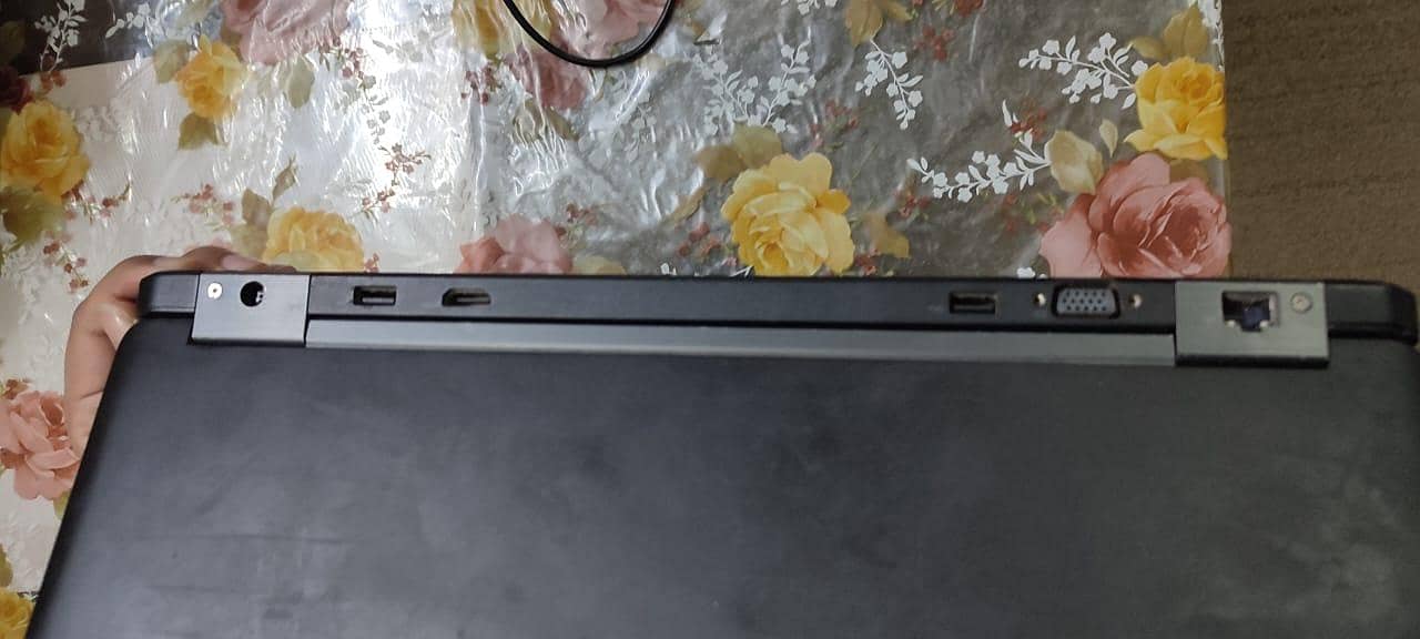Dell Latitude E5550 4