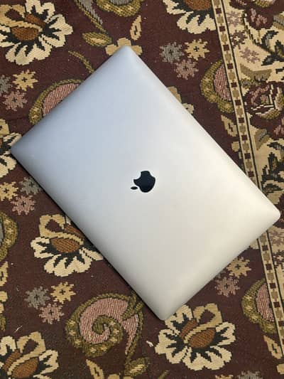 Apple MacBook Pro 2019 16” display |32Gb RAM | 500GB |4GB Graphics