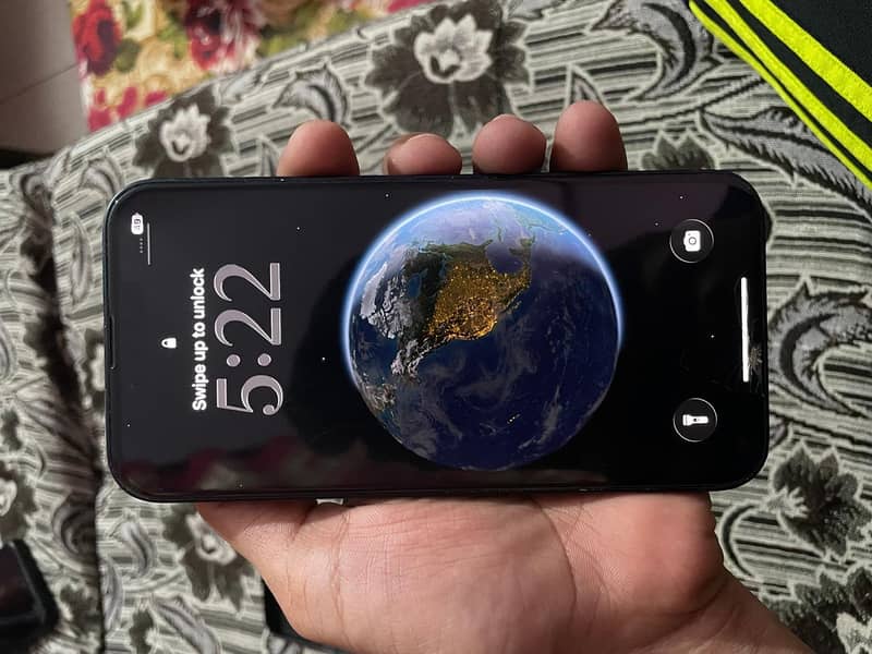 Apple iPhone 13 5