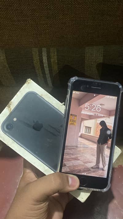 Apple iPhone 7