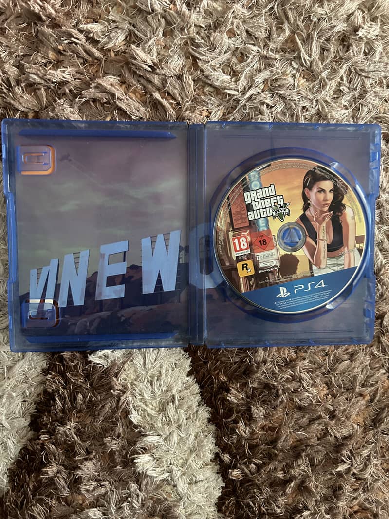GTA 5 (PS4) 1